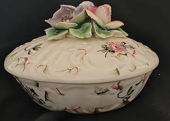 Piękna ręcznie malowana bombonierka-Włochy.