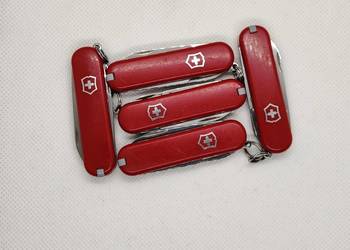 Victorinox Classic SD czerwony scyzoryk brelok EDC
