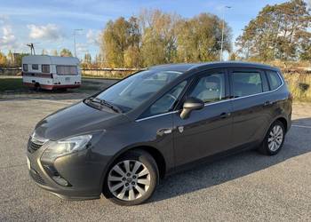 Opel Zafira 2.0 DIESEL Zarejestrowana Nawigacja Tempomat Ledy BiXenon HAK Opel Zafira 2.0 DIESEL Zarejestrowana Nawigacja Tempomat Ledy BiXenon HAK