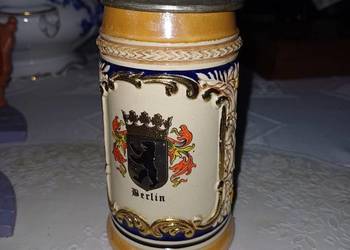 Zabytkowy kufel z napisem Berlin