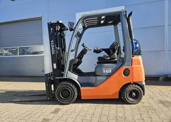 Toyota 8FGF18F wózek czołowy LPG