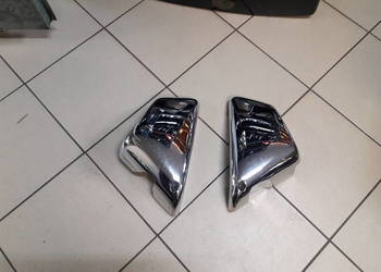 Boczek osłona prawa lub lewa Suzuki VZ 800 2006r