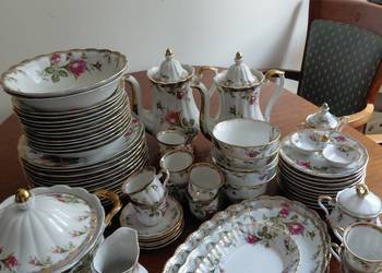 Sprzedam serwis obiadowy i kawowy na 12 osób. Porcelana z Wałbrzycha.