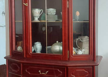 Zestaw mebli do pokoju dziennego w kolorze mahoniowym