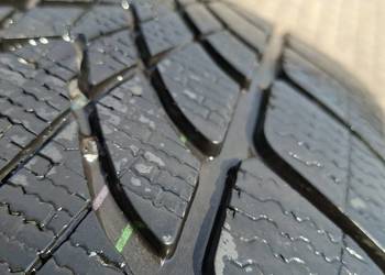 Opony 255/50/19 r DUNLOP WINTERSPORT 4 D m+s rok  2022 nie naprawiane bieżn