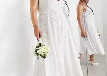 Elegancka suknia ślubna