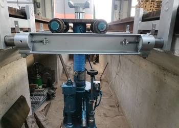 Podnośnik kanałowy hydrauliczno - pneumatyczny KIRSTEN 11t