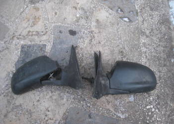 Lusterko zewnętrzne prawe na cześci hyundai Accent II 99-02