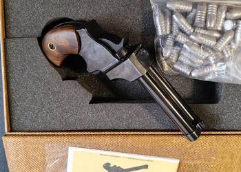 Derringer bicorn 3 cale