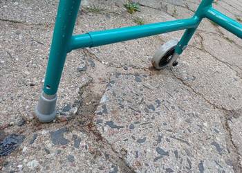 balkonik rehabilitacyjny dwukołowy chodzik