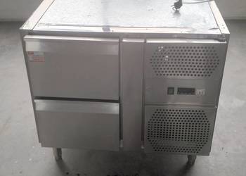 Stół chłodniczy gastronomiczny z szufladami 90x70x83