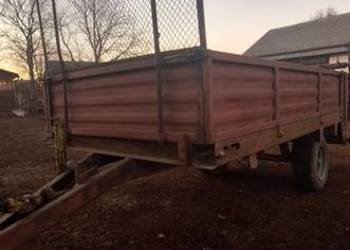 Sprzedam rozrzutnik 2,5t