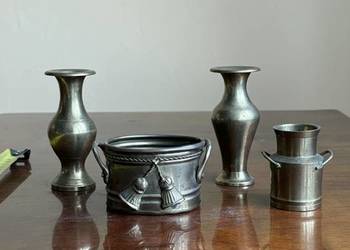 Zestaw metalowych przedmiotów