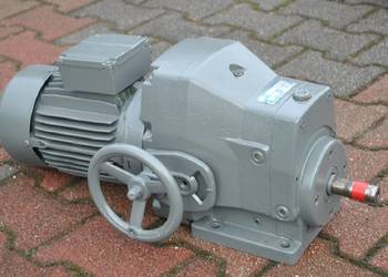 Motoreduktor dwubiegowy 1.45/1.9kw z regulacją 120-600/240-1