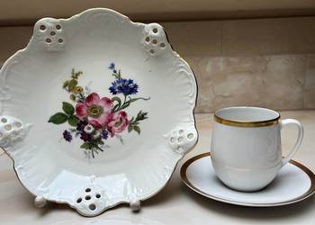 Patera. Syg. Rosenthal. Model Molière. Biała. Z chabrem w bukiecie kwiat