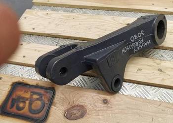 Górne ramię podnośnika Massey Ferguson 3080 {lewe}