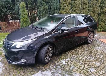SPRZEDAM TOYOTĘ AVENSIS D4D DISEL