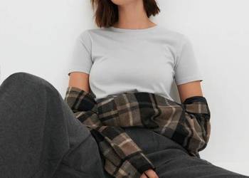 szary t-shirt Sinsay