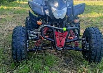 Quad zarejestrowany pozostałości