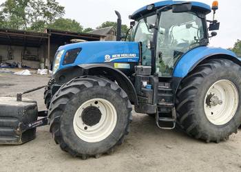 Traktor NEW HOLLAND T7.220