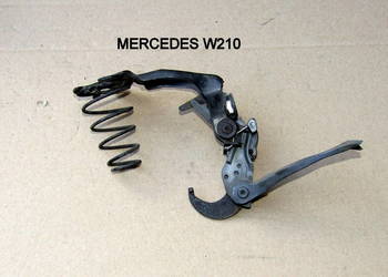 RYGIEL, ZAMEK MASKI SILNIKA MERCEDES W210, 2108870127