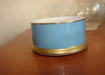 Artis Orbis Goebel porcelanowe pudełko