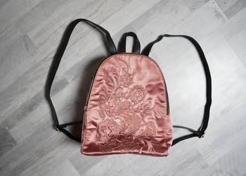 Różowy plecak plecaczek kuferek pudrowy róż paw japan style