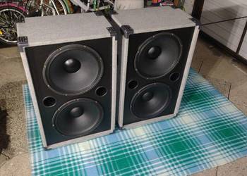 Kolumny estradowe Eminence