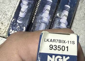 nowe świece NGK 93501
