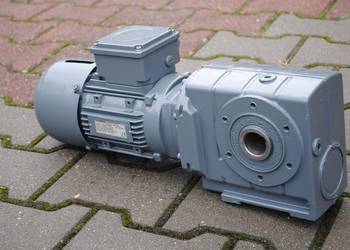 Motoreduktor kątowy 0.37kw. 42,5obr./min. z hamulcem. SIEMENS