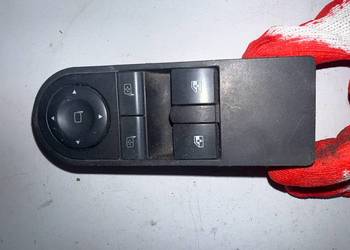 Panel sterowania szybami Opel Zafira B