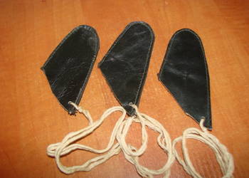 skórzany ochraniacz na kciuk z apteczki PRL