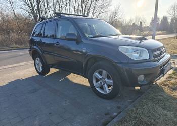 Sprzedam Toyotę RAV IV drugiej generacji