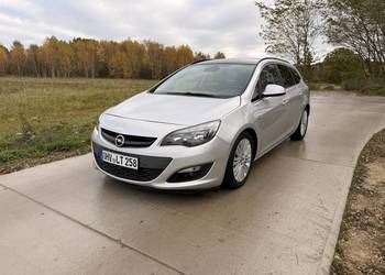 Opel astra lift 2014 rok 1.4 turbo 120tys/km  świeżo sprowadzona