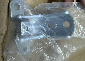 Zawias drzwi przód Kia hyundai wiele modeli A046057 oryginał Zawias drzwi przód Kia hyundai wiele modeli A046057 oryginał