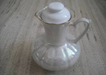 Dzbanek porcelanowy