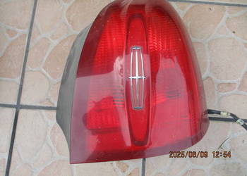 LINCOLN TOWN CAR 1998-2002  prawa tylna lampa