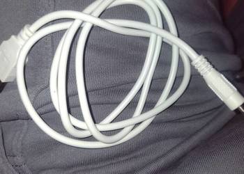 Sprzedam biały kabel zasilający/ładujący USB-A na wtyk DC (typu jack / okrą