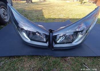 Lampy przednie trafic III przed lift 2016r całe