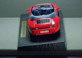 Porsche 911 Carrera Cabriolet (1994) 1:18 Maisto