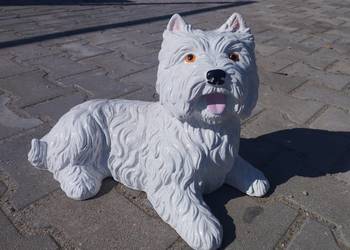 Figurka ogrodowa psa rasy West Highland White Terrier