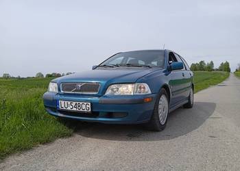 Volvo V40 2.0 B+G 2000r 140KM niezawodne hak ważne opłaty klima