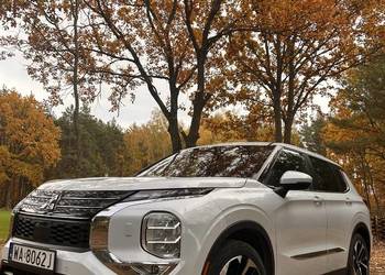 Mitsubishi Outlander IV 2022r. 4WD NOWY MODEL silnik 2500 ccm, 7 osobowy