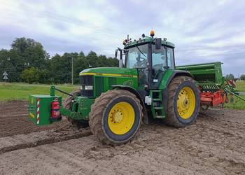 Ciągnik John Deere 7810