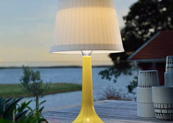 Żółta solarna lampa stołowa LED ASSISI SITRA