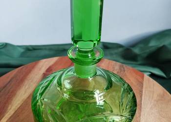 Flakon zielony na perfumy, karafka toaletowa