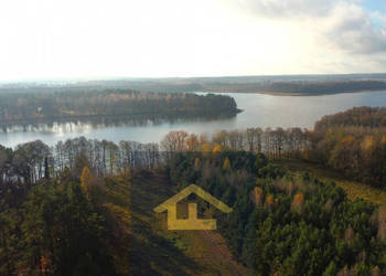 Działka z linią brzegową jeziora