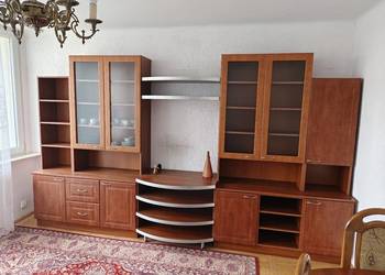 Meble do salonu lub pokoju.