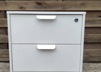 Biały kontenerek szafka na kółkach