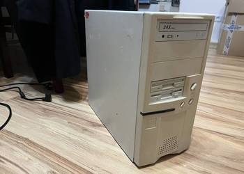 Zabytkowy komputer PC AT Pentium 100MHz